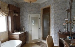 014 wallcovering bathroom1